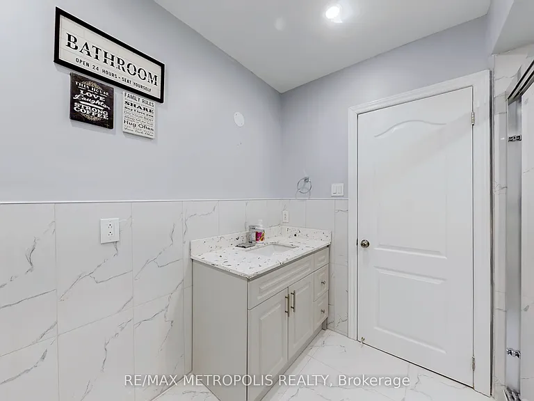 3254 Fieldgate Dr #UPPER — Photo 32