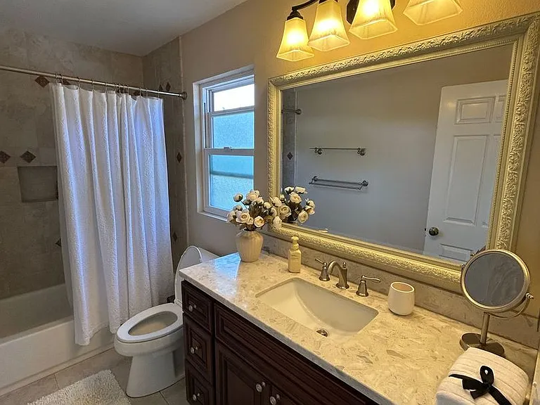 2512 Santa Ana Ave — Photo 10