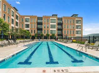 100 Garvies Point Road #1327, Glen Cove, NY