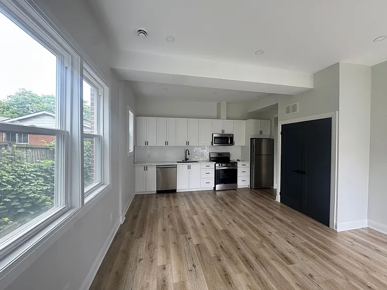 125 Mount Albion Rd #4 — Photo 1