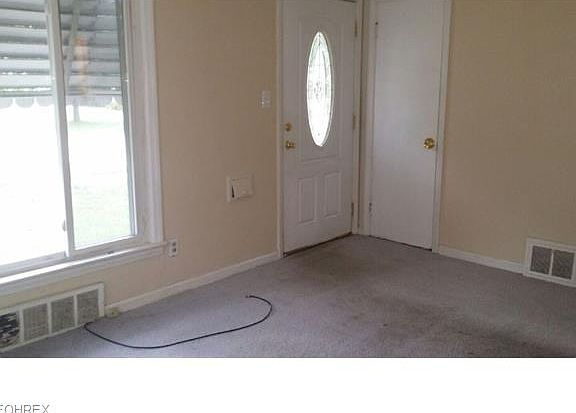 4th image of 271 Columbus St
