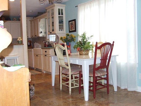4th image of 637 E 530th Ave
