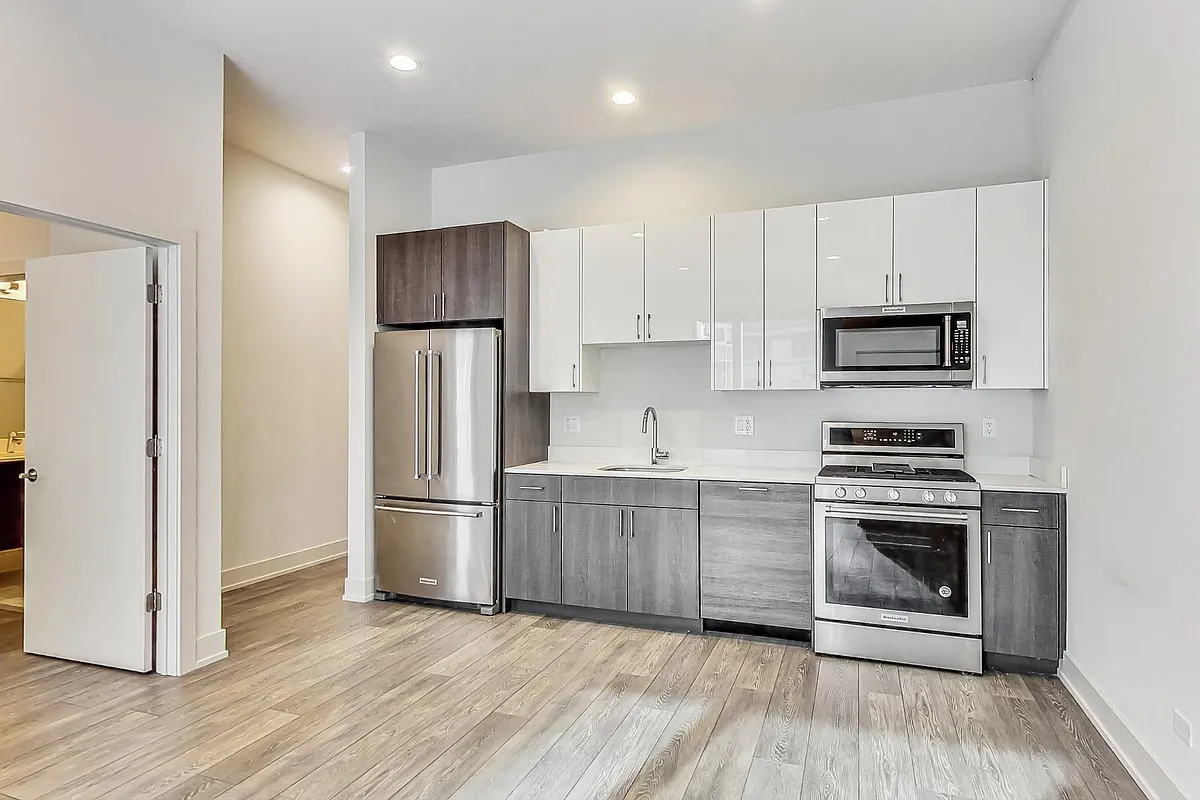 Building Photo - 847 N Larrabee St #3F