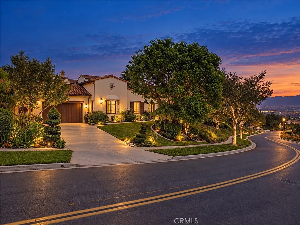 4 bed, 4.5 bath, 3124 sqft, $11,000 — Photo 1