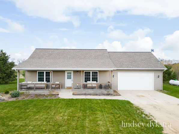 11853 Meddler Ct NE, Sand Lake, MI 49343