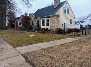 425 Browns Ln, Saint Matthews, KY 40207