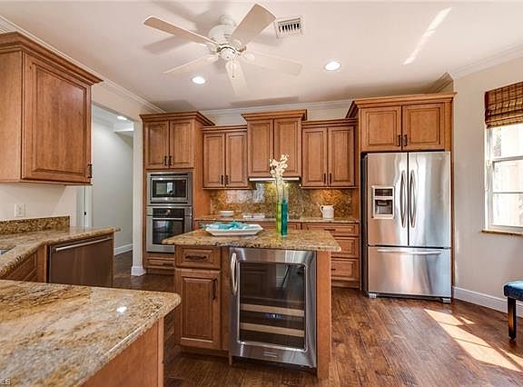 4th image of 5085 Yacht Harbor Dr APT 101