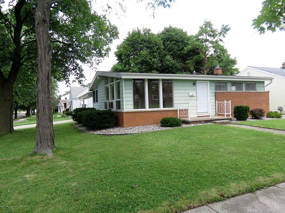 1st image of 2305 Marguerite Ave