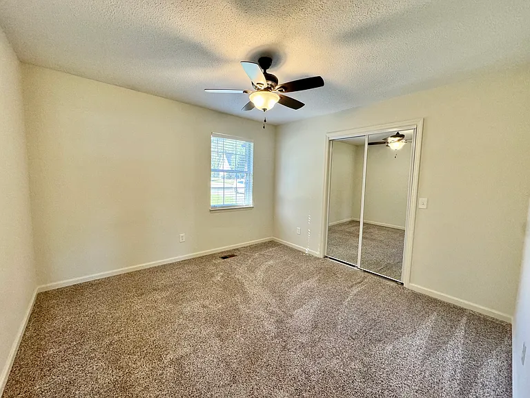 5609 Landrum Dr — Photo 17