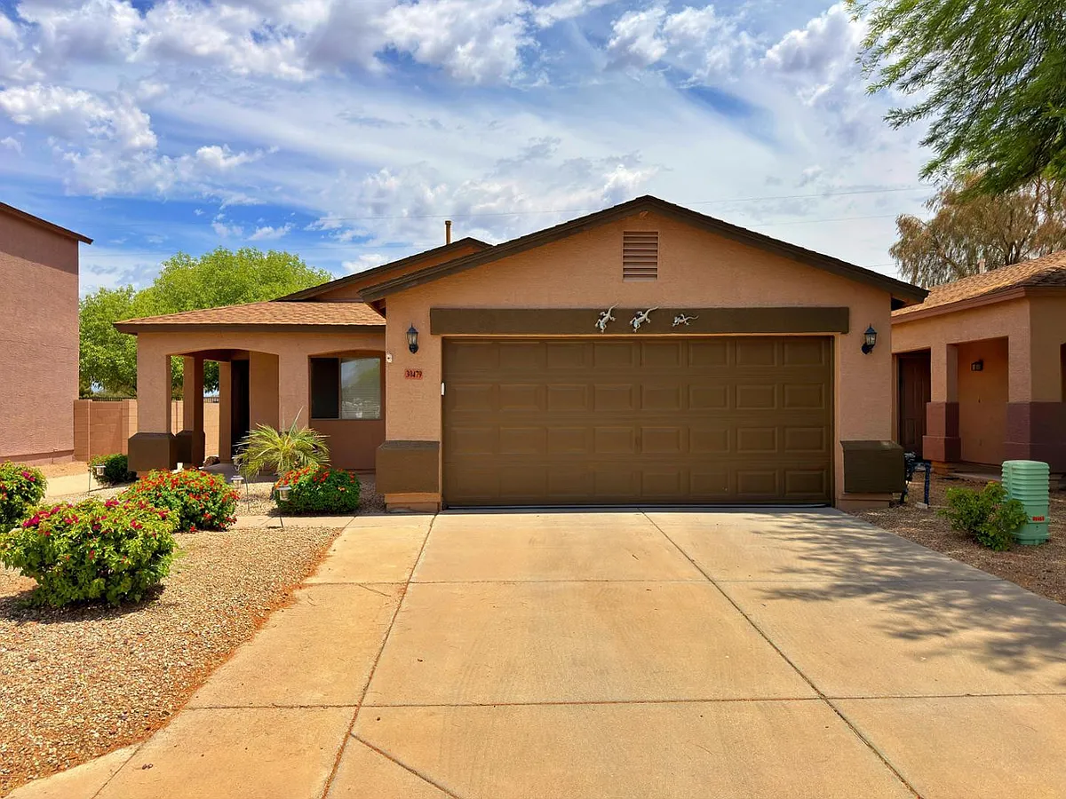 Building Photo - 30479 N Bareback Trl