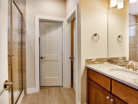 3rd image of 110 Stagecoach Way