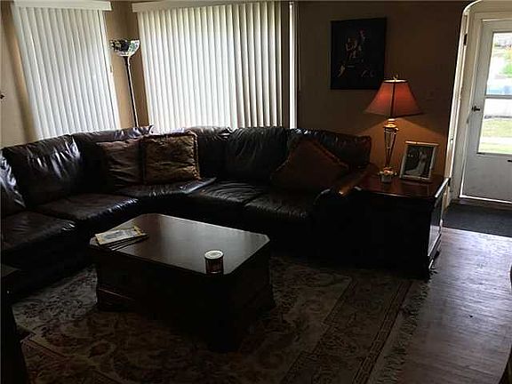 4th image of 3667 Sherbrooke Rd