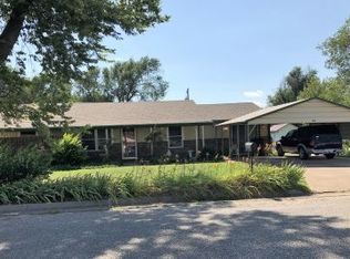 1417 S 1st St, Arkansas City, KS 67005
