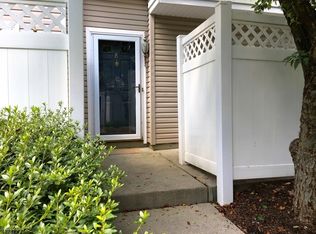 8 Witherspoon Ct, Morristown, NJ 07960