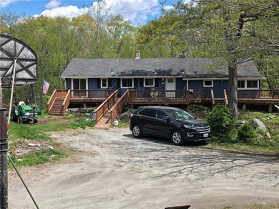 3rd image of 29 Parker St