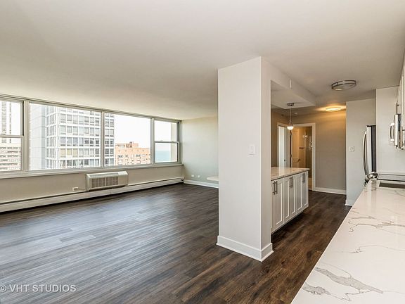 5th image of 336 W Wellington Ave APT 2202