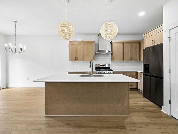 2nd image of 25 Timber View Pl