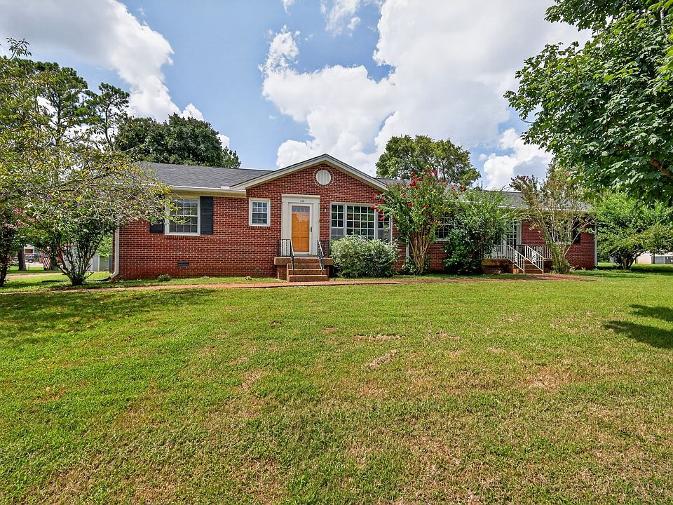 1st image of 132 Winwood Dr