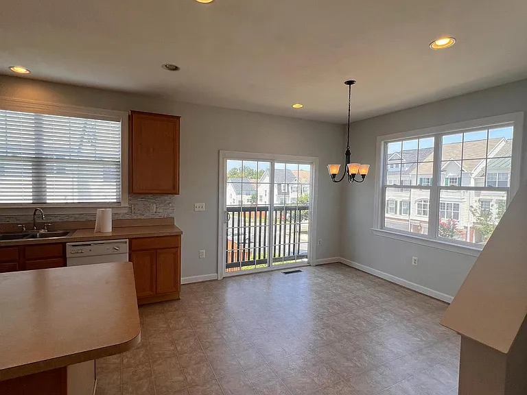 8234 Glade Bank Dr — Photo 8
