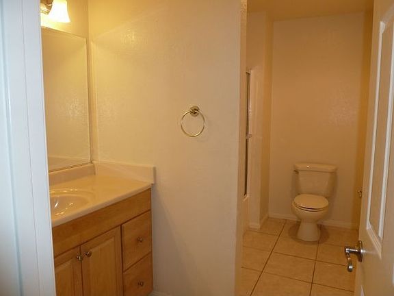 5th image of 980 E Chase Ave Unit 4