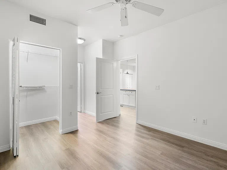 100 S Alameda St #159A — Photo 3