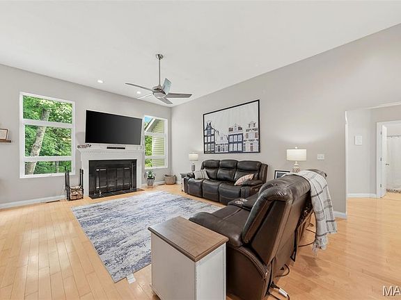 5th image of 609 Hoene Ridge Estates Dr