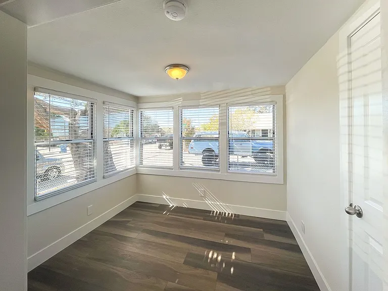 1251 Olympia Ave — Photo 2