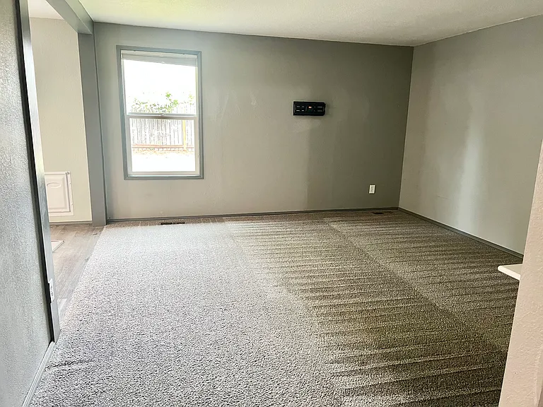 2571 Ermine St SE — Photo 9