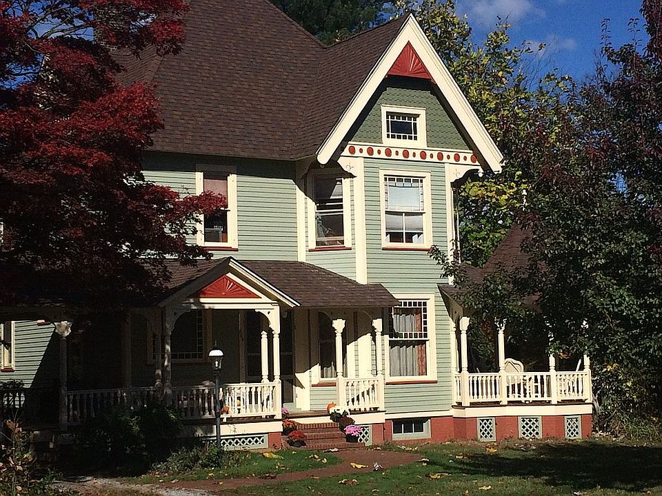 2nd image of 604 Ridge Rd