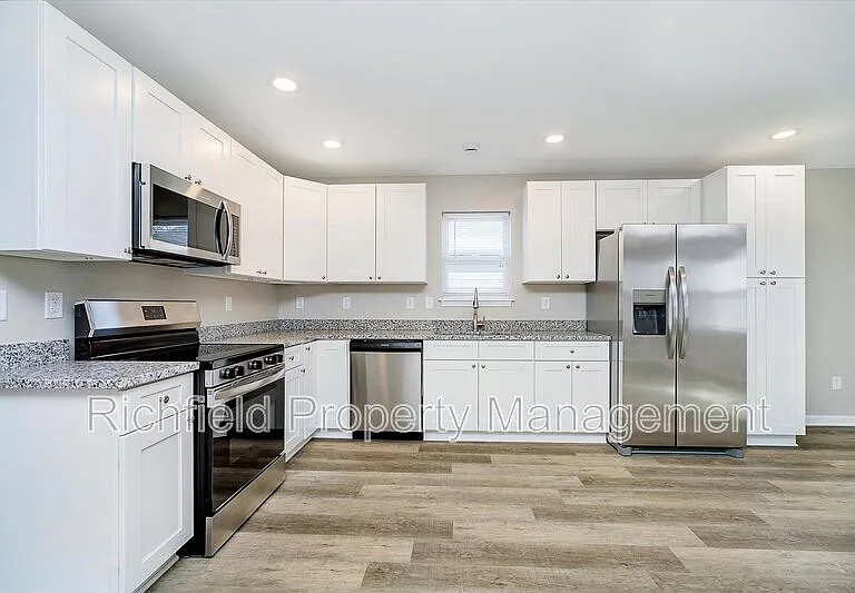 416 S Hamilton Ave #A — Photo 4