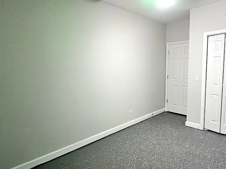 3359 S Ashland Ave — Photo 13