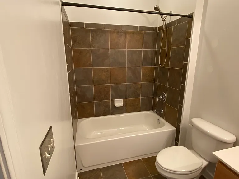 3000 Vanderbilt Pl #320 — Photo 2