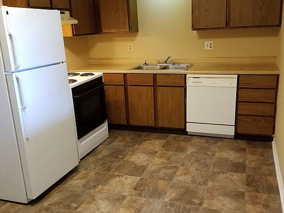 2nd image of 806 Demaret Dr #C