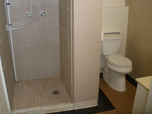 2nd image of 6528 5th Ave NE