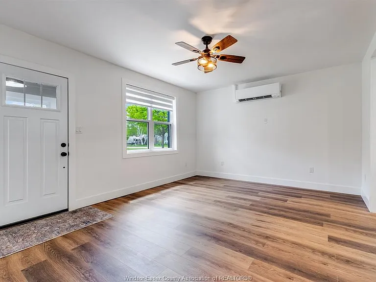 48 McLean St — Photo 6