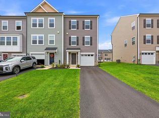 299 Aragon Dr, Charles Town, WV 25414