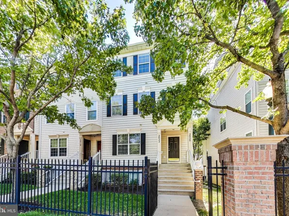 2022 University Blvd W #11, Silver Spring, MD 20902