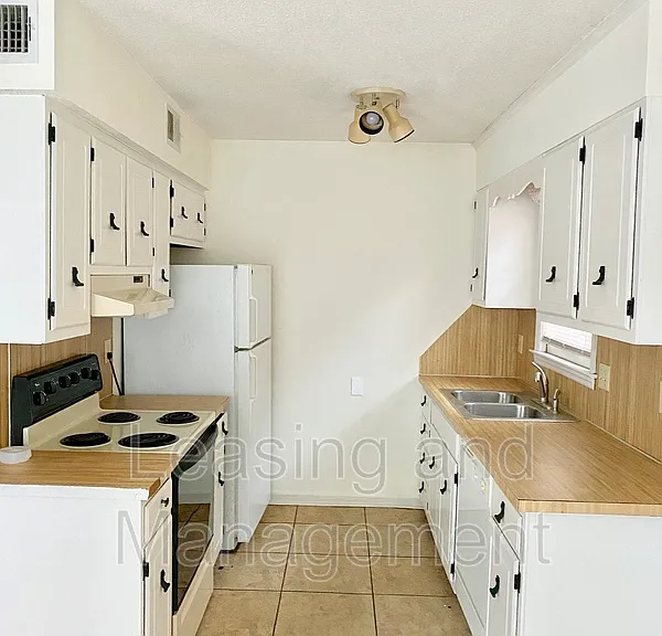 912 Sea Gull Dr #B — Photo 6