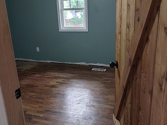 4th image of 456 W Palmer St
