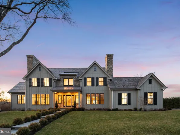 19 Valley View Rd, Philadelphia, PA 19118