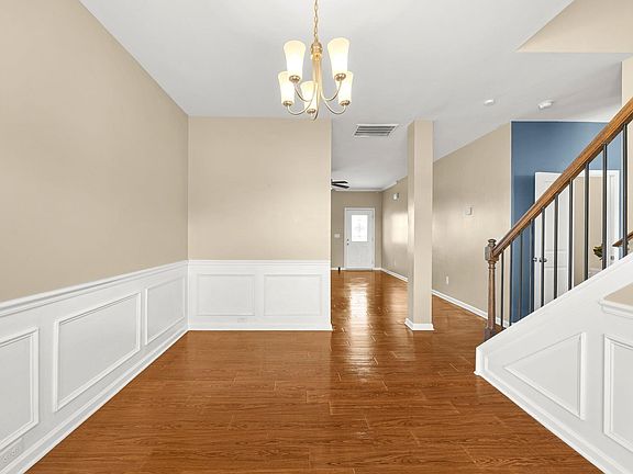 4th image of 308 Cabot Hill Ln