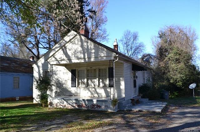 2nd image of 904 W Mauney Ave