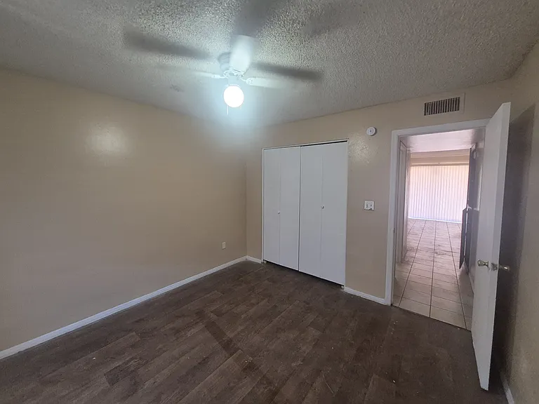 645 W Rio Salado Pkwy #D — Photo 6