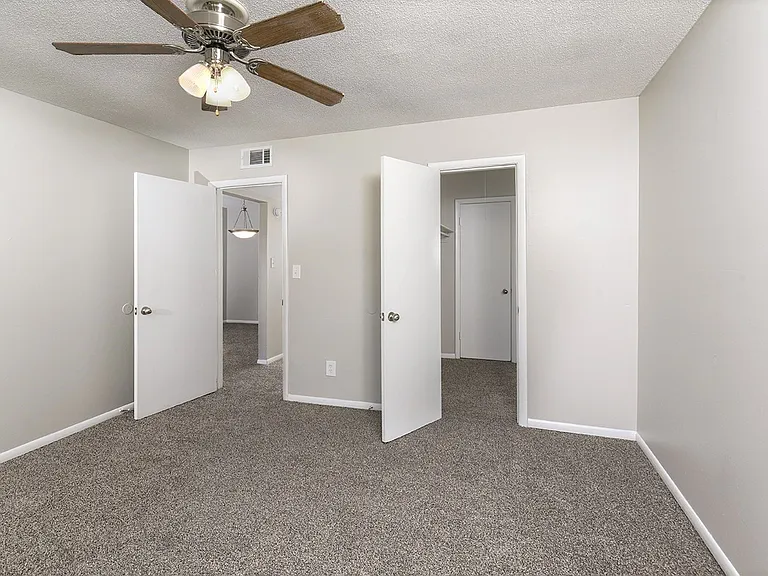 Homewood Heights — Photo 11