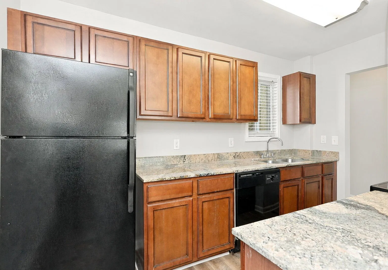 1 bed, 1.0 bath, 600 sqft, $1,295 — Photo 1