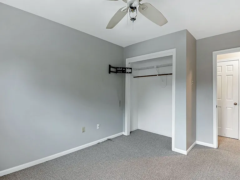 945 Indian Cir — Photo 25
