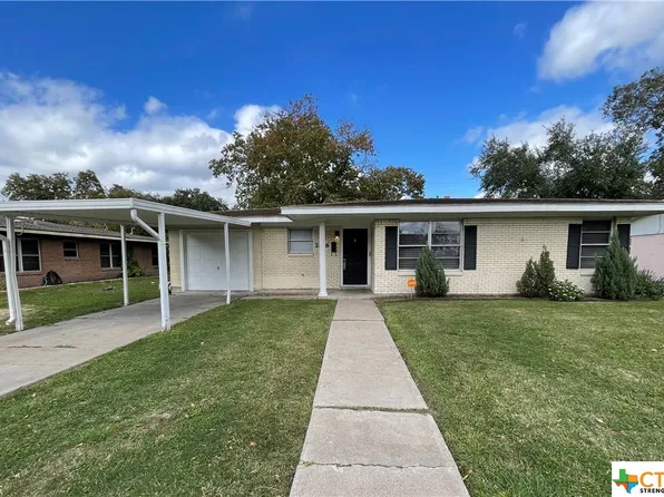 2106 E Walnut Ave, Victoria, TX 77901