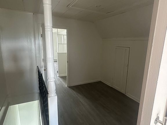 4th image of 37 E Linden St Floor 2