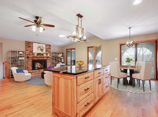 16051 Oak Shore Dr, Lakeville, MN 55044