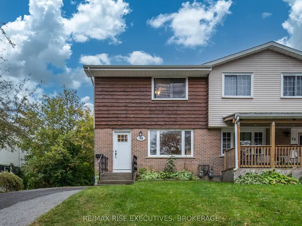 18 Carriage Court Ave, Kingston, ON K7K 5X2
